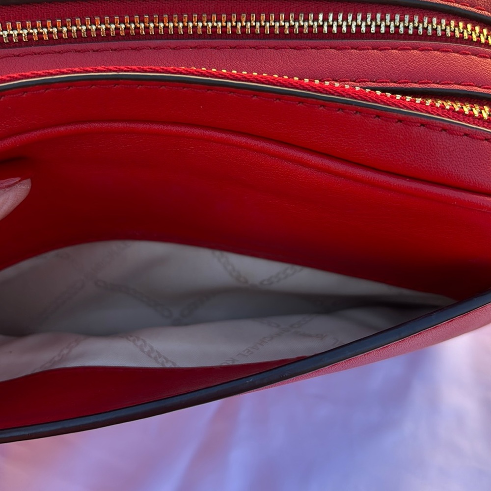 EUC❣️ MICHAEL KORS Red Studded 2 way leather camera crossbody or clutch ♥️♥️ - Picture 5 of 15